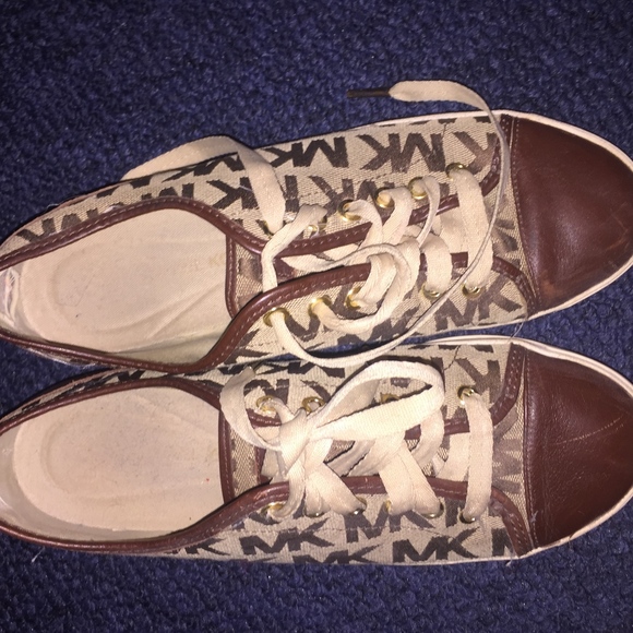 Micheal Kors Sneakers - Picture 1 of 3